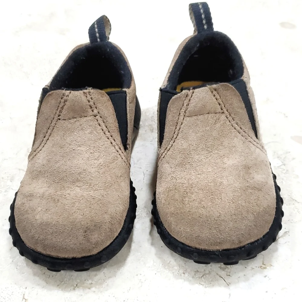 Merrell Shoes infant junior size 4 Taupe slip on suede